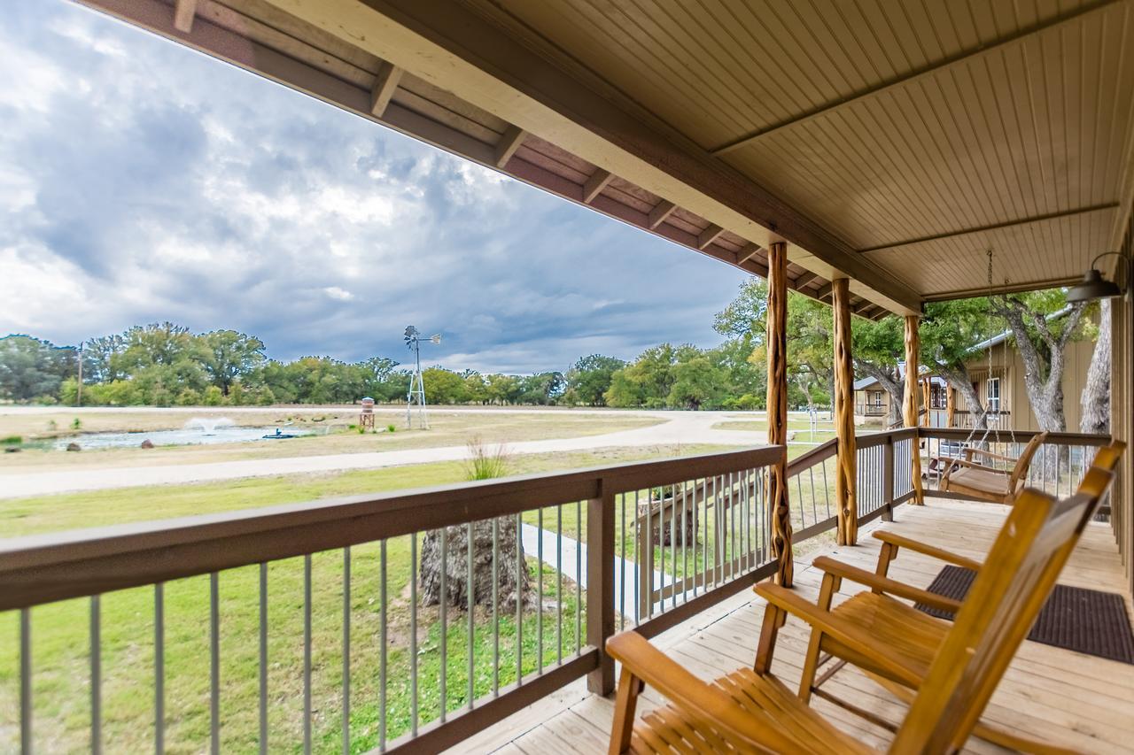 Vineyard Trail Cottages- Adults Only Fredericksburg Habitación foto