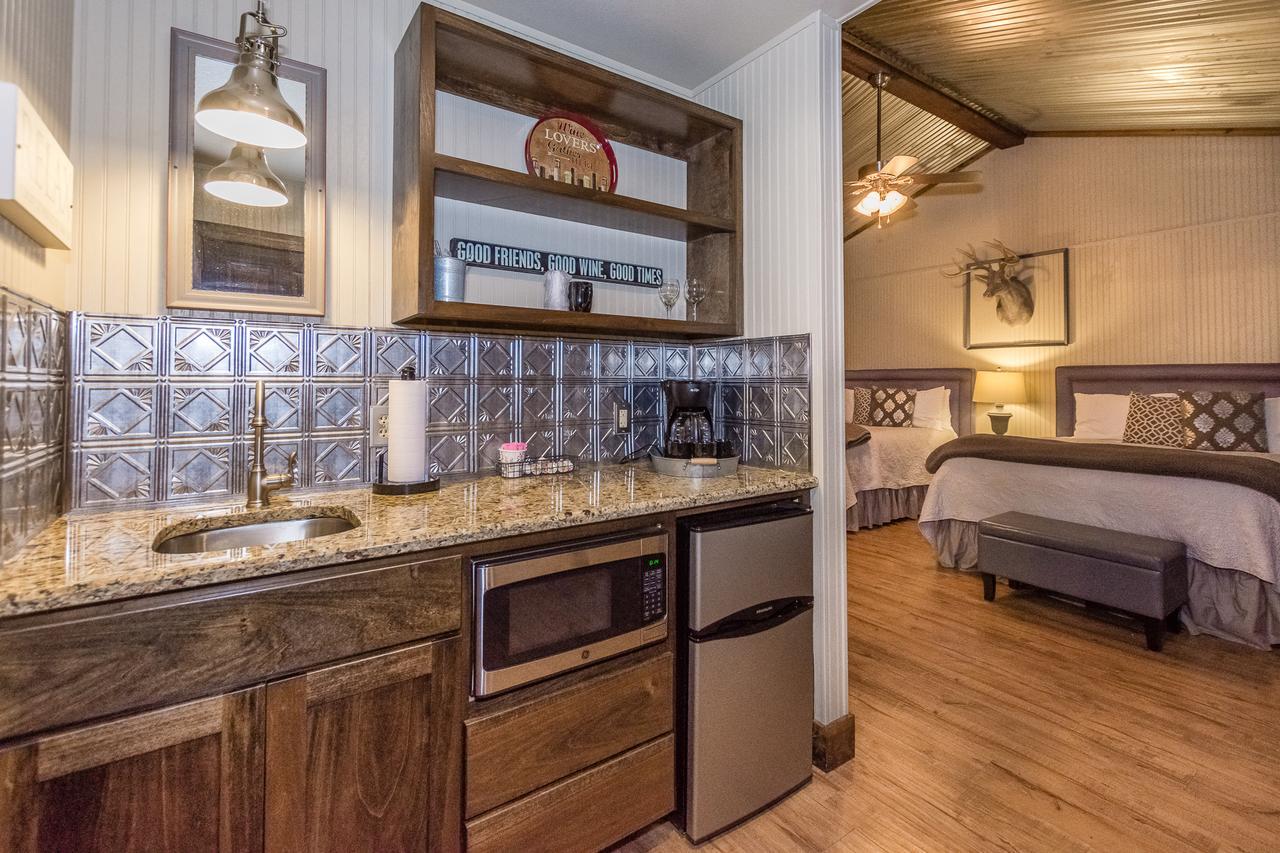 Vineyard Trail Cottages- Adults Only Fredericksburg Habitación foto