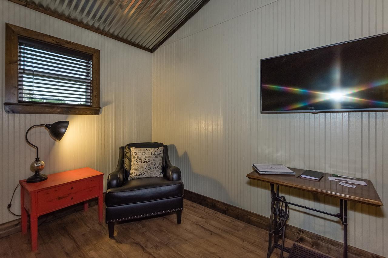 Vineyard Trail Cottages- Adults Only Fredericksburg Habitación foto
