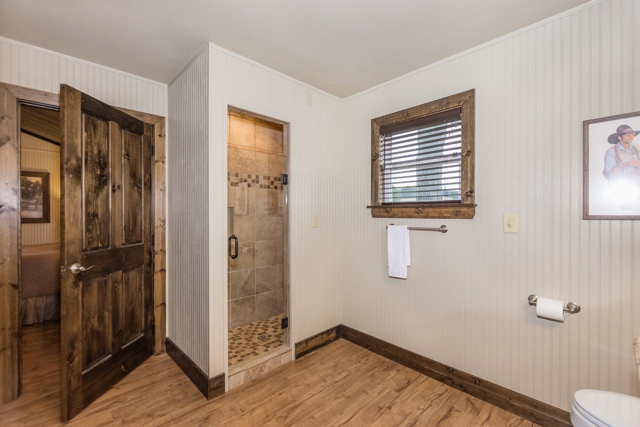 Vineyard Trail Cottages- Adults Only Fredericksburg Habitación foto